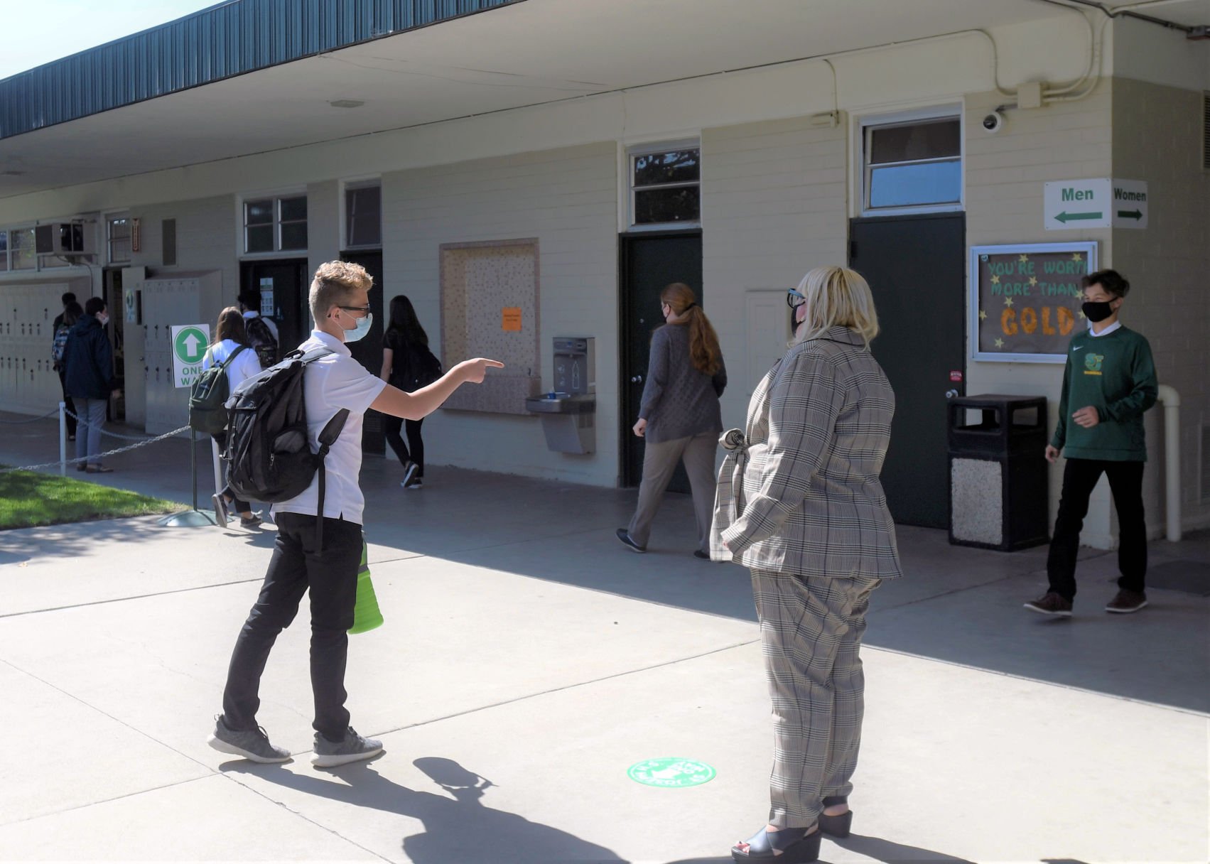 101920-smt-photos-sjhs-frosh-return-3.jpg